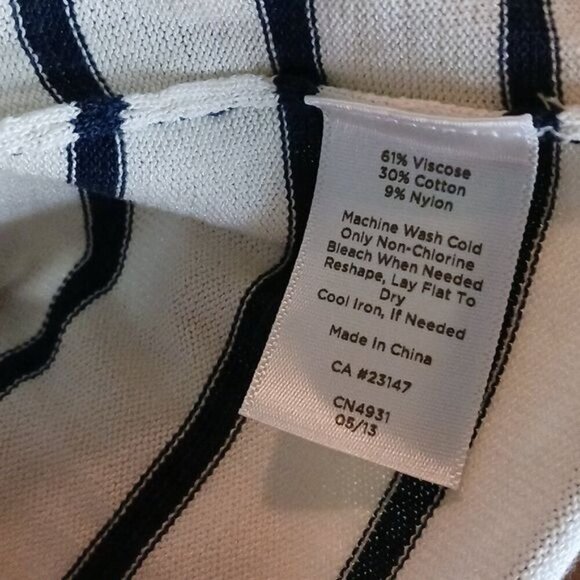 Talbots Sweater Womens Size M Ivory Navy Blue Striped V-Neck Lightweight - Picture 7 of 7